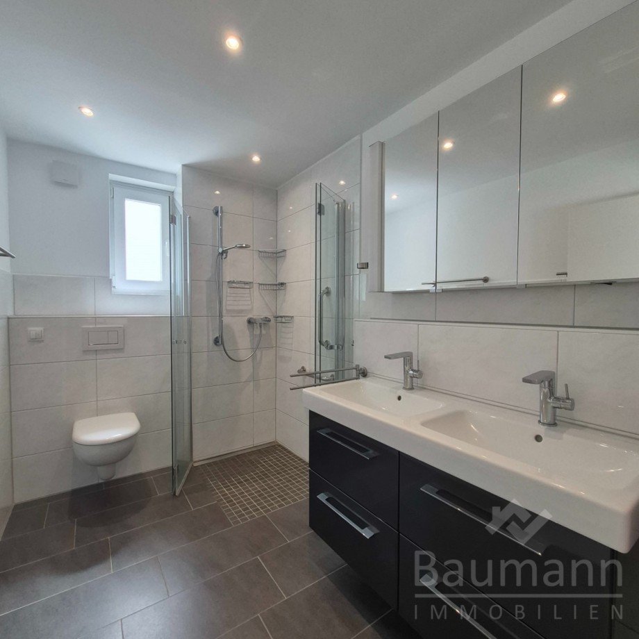 Duschbad mit ebenerdiger Dusche Etagenwohnung Bad H�nningen