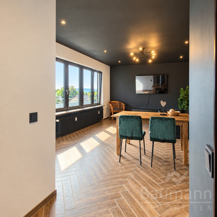Modernes Wohn-Esszimmer mit warmem Licht - Einfamilienhaus in Bad H�nningen (*) Einfamilienhaus Bad H�nningen