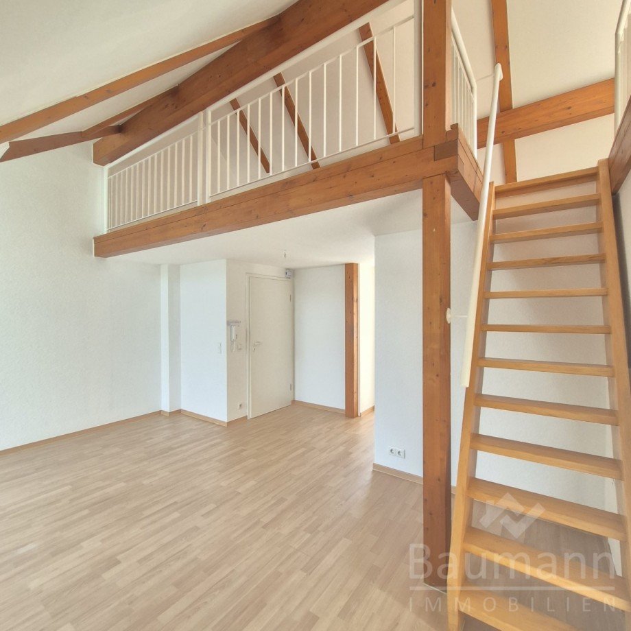Wohnen - Zugang zur Galerie Maisonettewohnung Linz am Rhein