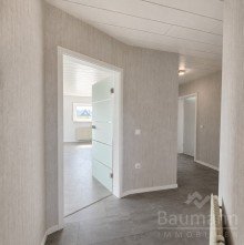 Zweifamilienhaus-Neustadt-Wied-Wohnung-Obergeschoss-Eingangsbereich ZWEIFAMILIENHAUS MIT GROSSZ�GIGEM GARTEN - RUHIGE LAGE, DREI GARAGEN UND VIELE M�GLICHKEITEN