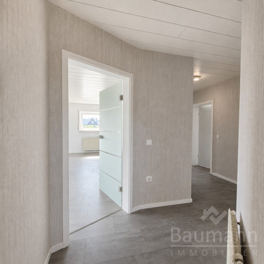 Zweifamilienhaus-Neustadt-Wied-Wohnung-Obergeschoss-Eingangsbereich Einfamilienhaus Neustadt (Wied) / Rotterheide