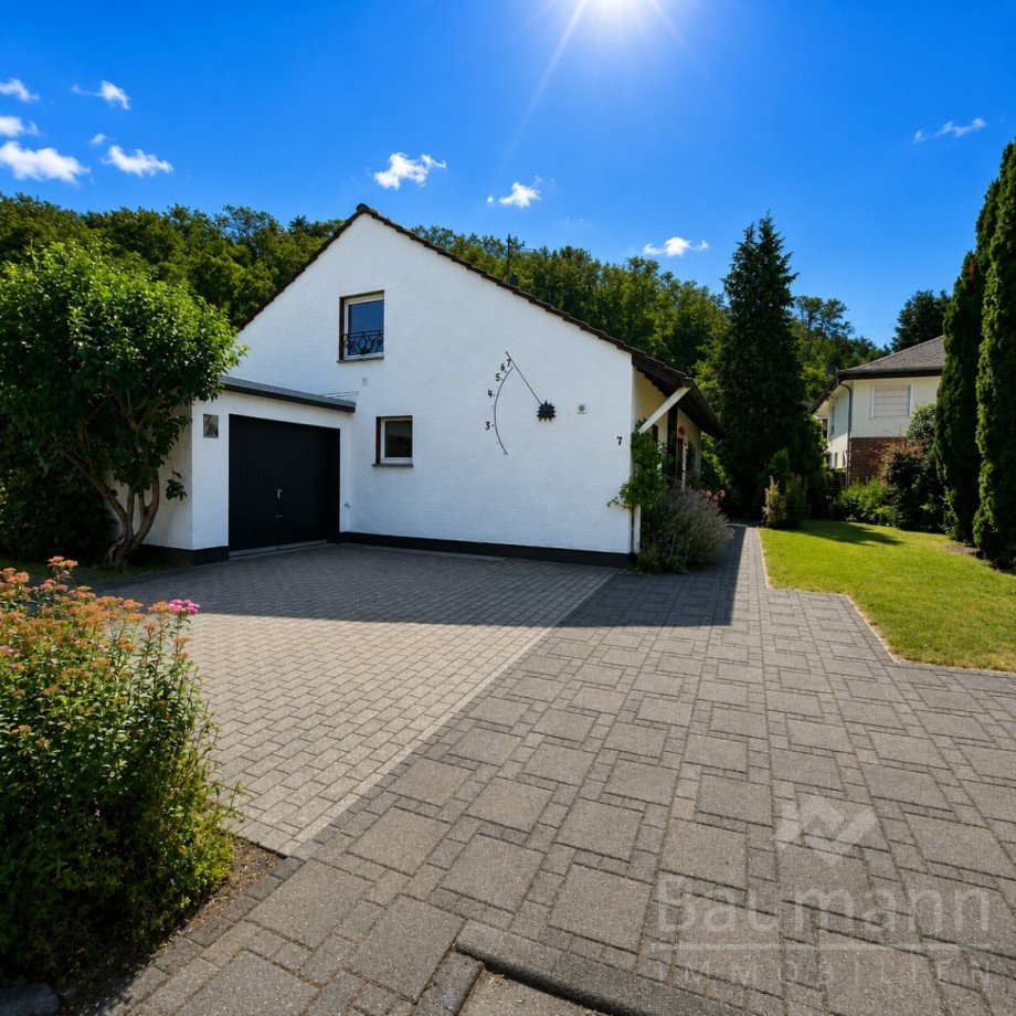 Einfahrt zur Garage Einfamilienhaus Bad H�nningen Einfamilienhaus Bad H�nningen
