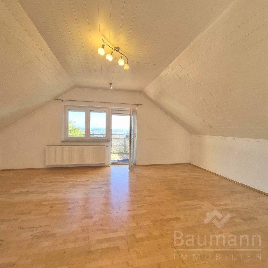 Elternschlafzimmer mit Zugang zum Balkon Einfamilienhaus Neuwied / Feldkirchen