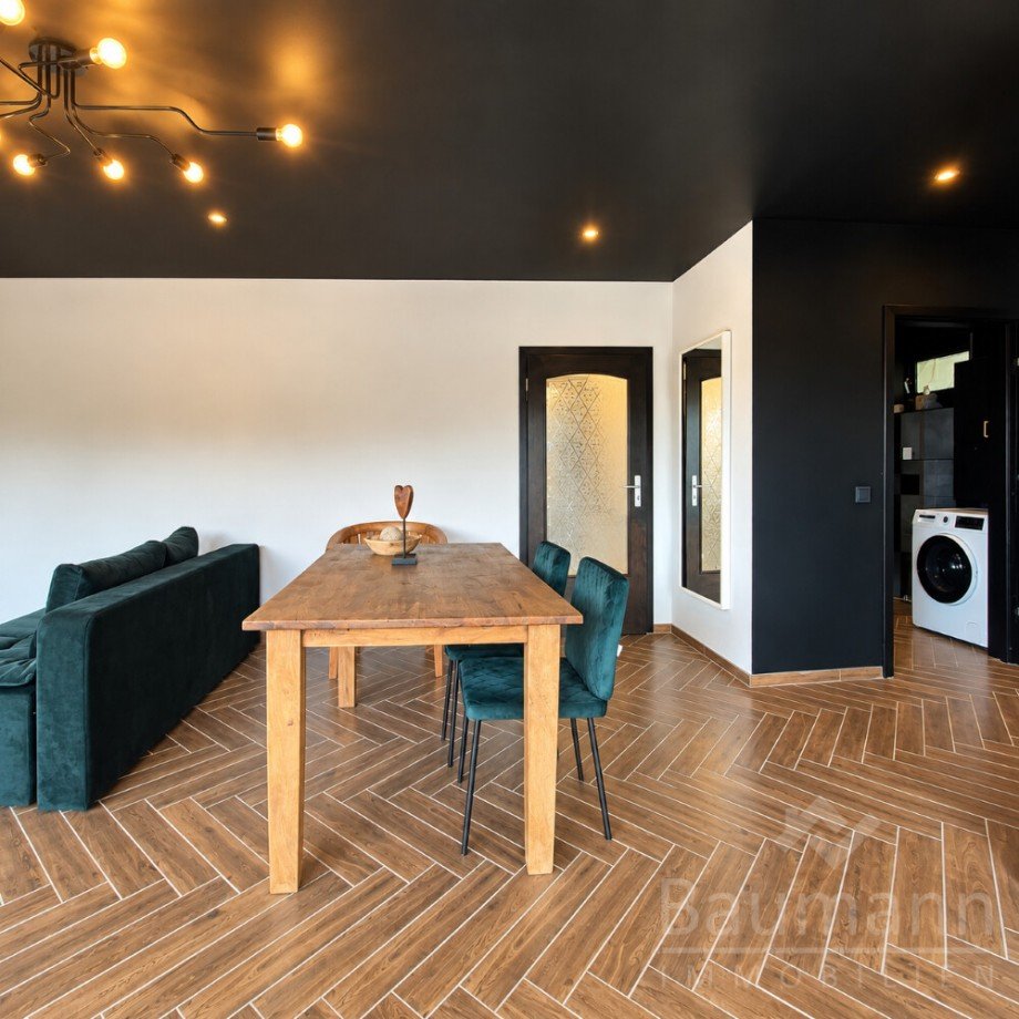 Moderne Esszimmer-Lounge mit gr�nen Samtst�hlen - Einfamilienhaus in Bad H�nningen (*) Einfamilienhaus Bad H�nningen