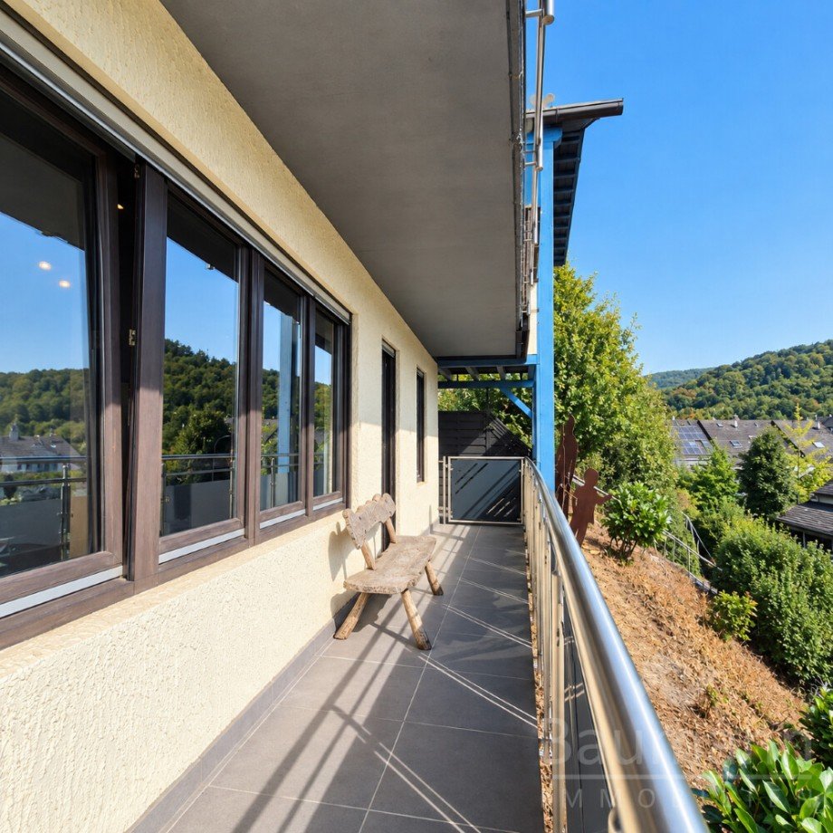 Sonniger Balkon mit Bergblick - Einfamilienhaus in Bad H�nningen (*) Einfamilienhaus Bad H�nningen
