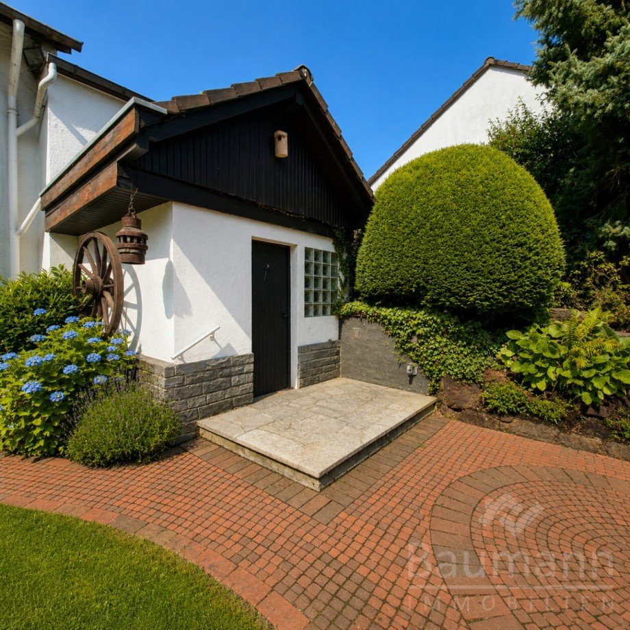 Ger�teschuppen mit Terrasse Einfamilienhaus Bad H�nningen Einfamilienhaus Bad H�nningen