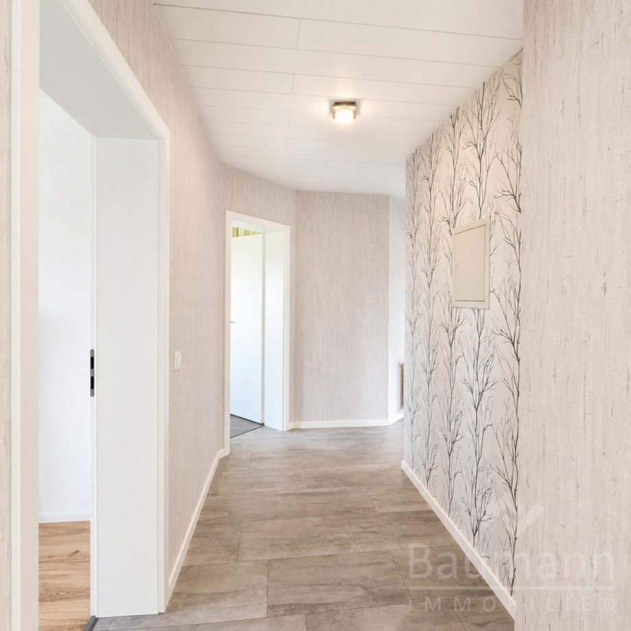 Zweifamilienhaus-Neustadt-Wied-Wohnung-Obergeschoss-Diele Einfamilienhaus Neustadt (Wied) / Rotterheide