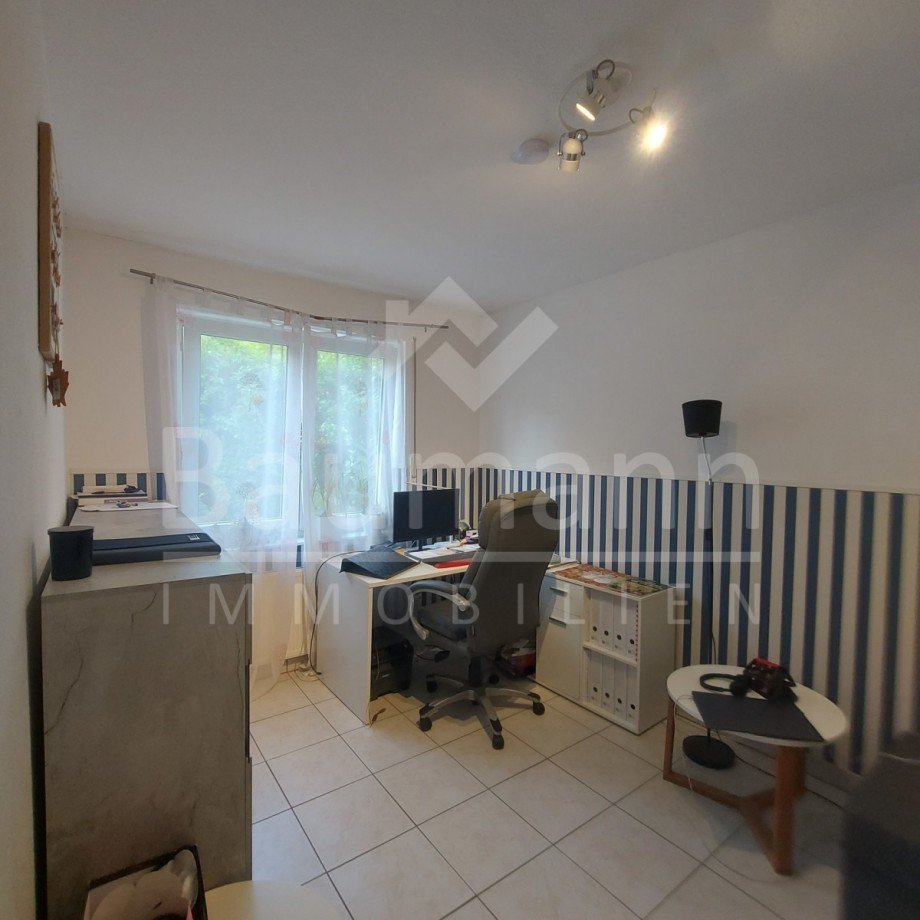 Schlafen II/B�ro Etagenwohnung Linz am Rhein