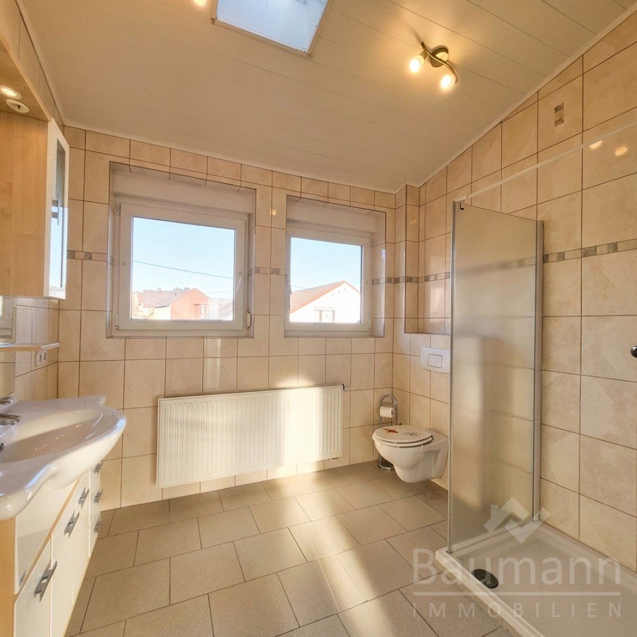 Duschbad im OG Einfamilienhaus Neuwied / Feldkirchen
