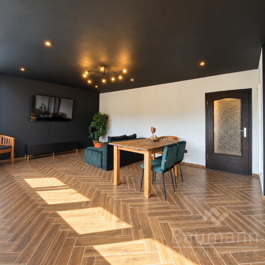 Modernes Wohnzimmer mit Essbereich - Einfamilienhaus in Bad H�nningen (*) Einfamilienhaus Bad H�nningen
