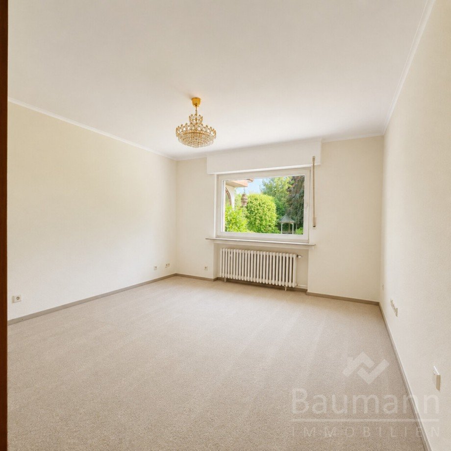 Schlafzimmer mit Blick in den Garten Einfamilienhaus Bad H�nningen Einfamilienhaus Bad H�nningen