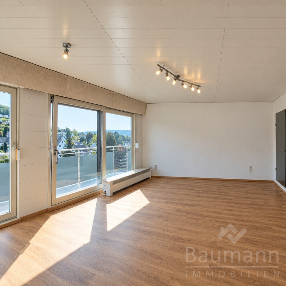 Helles Wohnzimmer mit Panoramablick - Einfamilienhaus in Bad H�nningen (*) Einfamilienhaus Bad H�nningen
