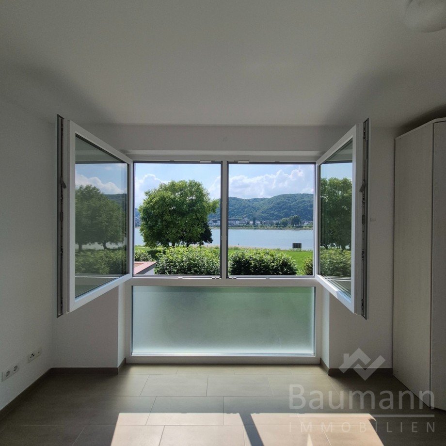 Schlafzimmer mit Rheinblick Etagenwohnung Bad H�nningen