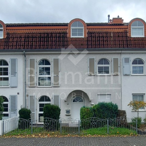 Stra�enansicht Neuwied Reihenhaus GER�UMIGES FAMILIENPARADIES - DAS RAUMWUNDER MIT PLATZ F�R ALLE