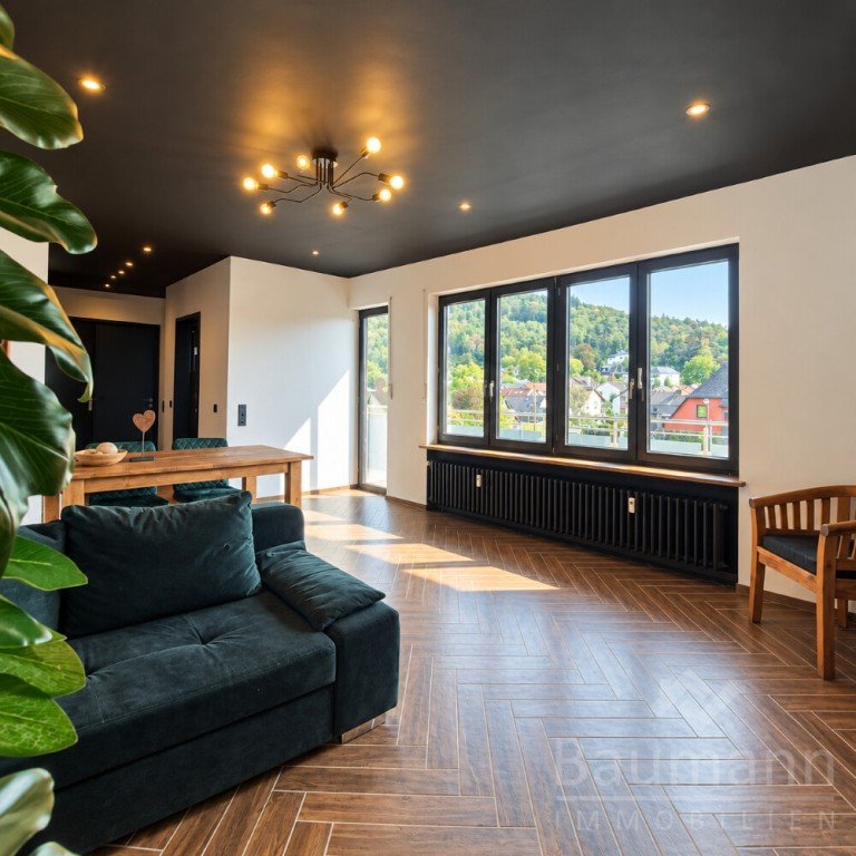 Hauptbild: EINFAMILIENHAUS MIT EINLIEGERWOHNUNG IN BAD H�NNINGEN - WOHNEN MIT PV-ANLAGE UND WEITBLICK