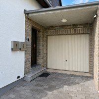 Bild (f33ae612e3eb9a72b148ea48cd1bbfd2): ZWEIFAMILIENHAUS MIT GROSSZ�GIGEM GARTEN - RUHIGE LAGE, DREI GARAGEN UND VIELE M�GLICHKEITEN