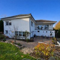 Bild (f9fac977daf28ad28fc269d933bd62a8): EINFAMILIENHAUS MIT EINLIEGERWOHNUNG - FLEXIBLES WOHNKONZEPT F�R FAMILIEN